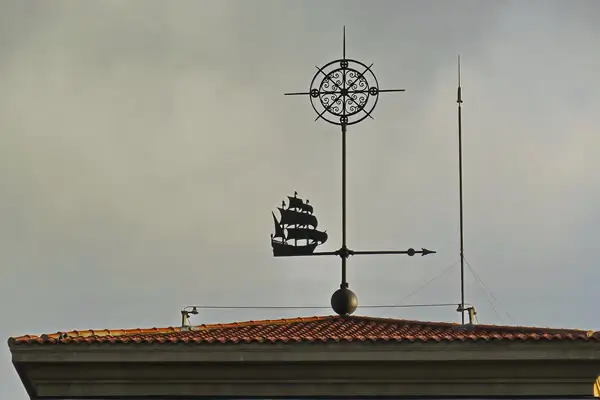 Lightning Conductor